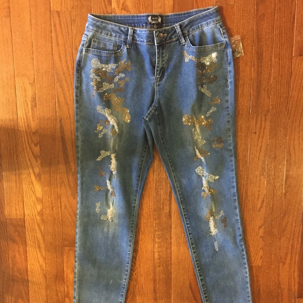 🎉HP 5-19-19 🎉AZI Jeans, new 6